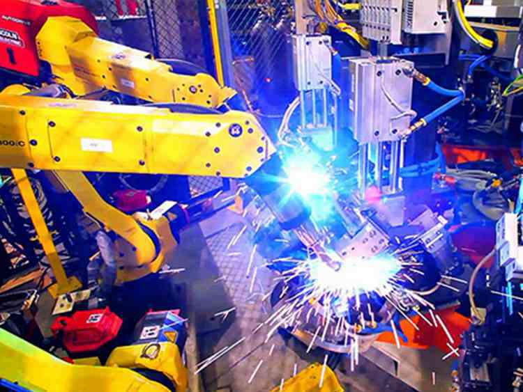 中小型钣金加工厂中引进焊接机器人的注意点-中山开云在线注册-开云(中国)